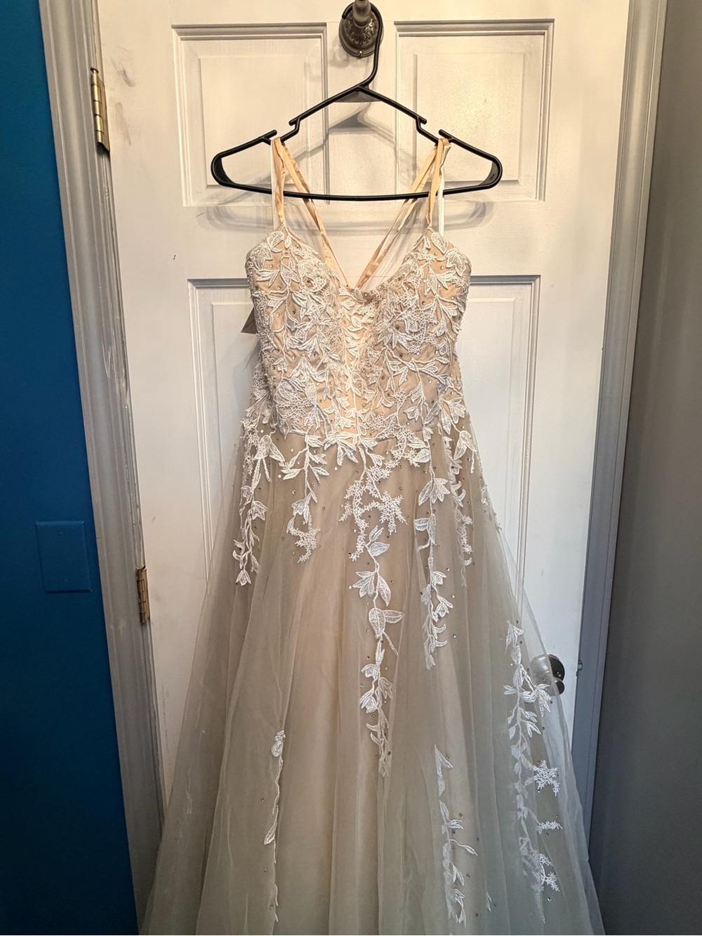 Ivory Lace Appliqué Tulle A-Line Ball Gown